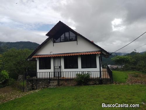BELLÍSIMA PROPIEDAD Y 3 CASAS EN OROSI, CARTAGO. 