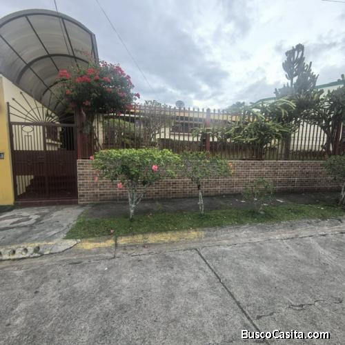 Se vende hermosa y amplia casa en Curridabat