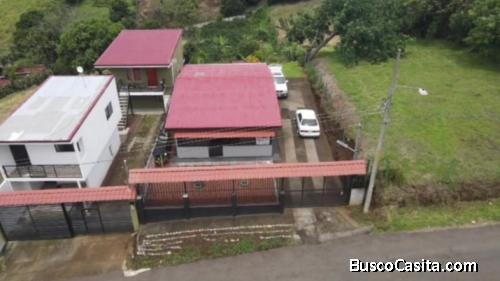 SE VENDE BELLA PROPIEDAD Y CASA EN GRECIA. 