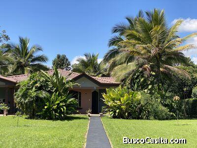 PROPIEDAD CON 2 CASAS EN PEREZ ZELEDON, COSTA RICA.