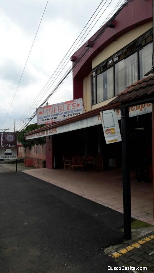 SE VENDE BELLA PROPIEDAD Y LOCAL COMERCIAL. 