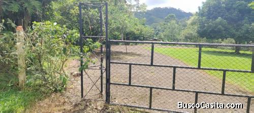SE VENDE BELLA QUINTA EN TURRUBARES, SAN JOSÉ. 