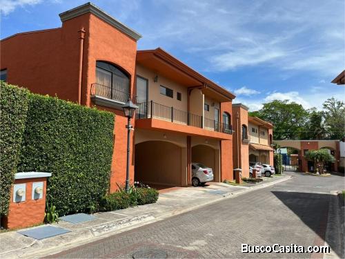 Venta de Acogedora Casa en Brasil de Mora  Mls. 25-1756 OFC JB