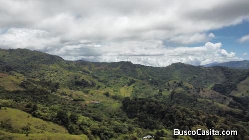 EN VENTA - RESIDENCIA CON CLIMA FRESCO Y ATARDECERES DE ENSUEÑO