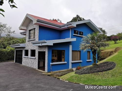 Casa tipo quinta con apartamento, Cascajal de Coronado 4,000 mtrs2