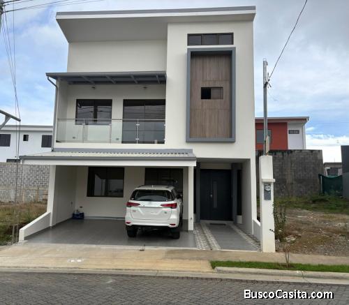 Venta de Magnifica Casa a Estrenar en La Unión, Cartago  Mls. 25-1090 OFC JB