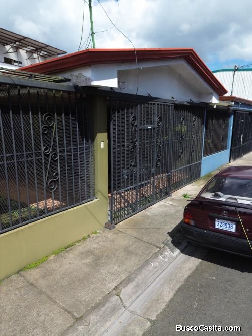 DE OPORTUNIDAD BELLA CASA EN SAN ANTONIO DE CORONADO. 