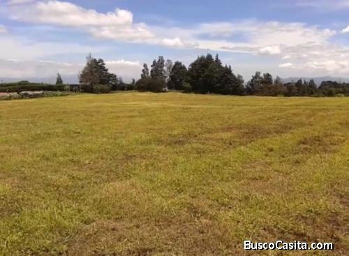 SE VENDE BELLA FINCA EN FRAIJANES DE ALAJUELA. 