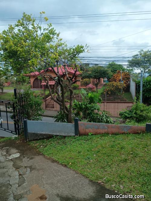SE VENDE BELLA PROPIEDAD Y CASA EN POÁS DE ALAJUELA. 
