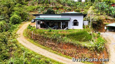CASA MODERNA Y TRANQUILA EN VENTA EN SAN ISIDRO, COSTA RICA