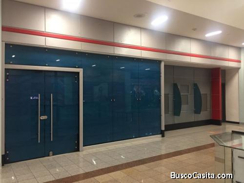 Oportunidad de Inversión, Vendemos dos Locales en uno en el Centro Comercial Paseo de las Flores Her