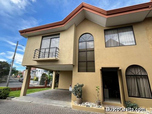 Venta de Excelente Casa en Escazú  Mls. 26-54 OFC JB