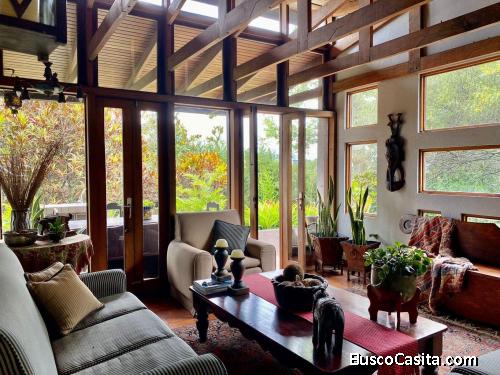 Venta de Casa en Escazú  Mls. 25-1835 OFC JB