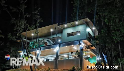 EN ALQUILER: CASA MODERNA EN QUEBRADAS, PÉREZ ZELEDÓN CON VISTAS INCREÍBLES