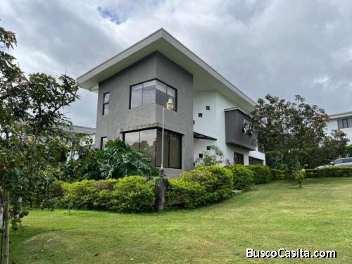 Venta de Magnifica Casa en Barva, Heredia  Mls. 26-724 OFC JB
