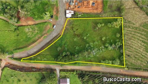 HERMOSO LOTE EN RISE SANTA ELENA, PÉREZ ZELEDÓN