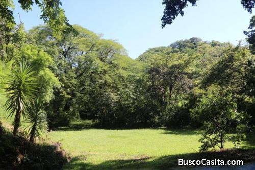 Venta de Amplio Lote en Santa Ana  Mls. 26-884 OFC JB