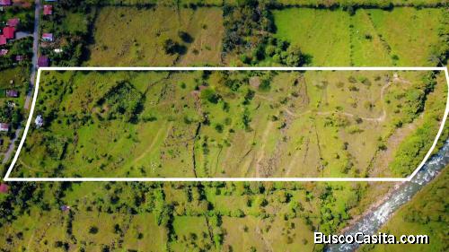 PROPIEDAD PLANA DE 9.21 HECTÁREAS EN VENTA EN MIRAFLORES – FRENTE A CALLE PÚBLICA Y RÍO