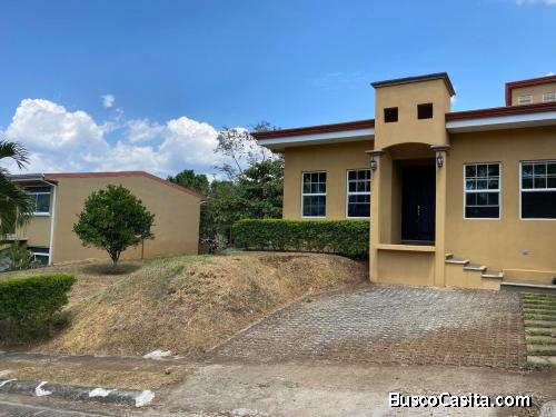 Venta de Casa Acogedora en Puente de Piedra Grecia.23-3366