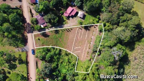 LOTE PLANO EN VENTA EN LAS MERCEDES DE CAJÓN, PÉREZ ZELEDÓN – 3.121 m² CON RÍO