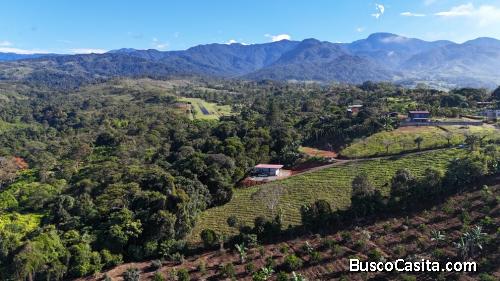 LOTE EN VENTA EN SANTA ELENA DE PÉREZ ZELEDÓN CON VISTA, BOSQUE Y ACCESO A RÍO