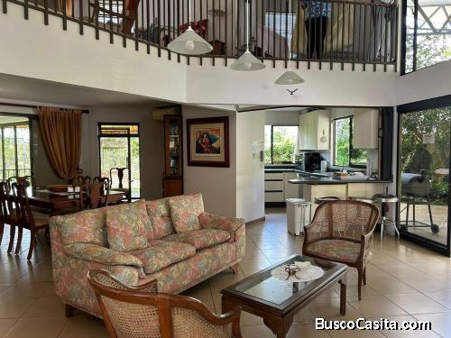 Venta de Magnifica Casa en La Garita, Alajuela  Mls. 25-91 OFC JB