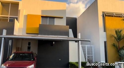 Venta de Hermosa Casa en Santa Ana  Mls. 24-1379 OFC JB