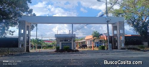 SE VENDE BELLA CASA EN CIRUELAS DE ALAJUELA. 