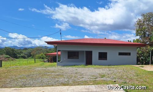 CASA RECIÉN REMODELADA EN VENTA – SANTA ELENA, PÉREZ ZELEDÓN