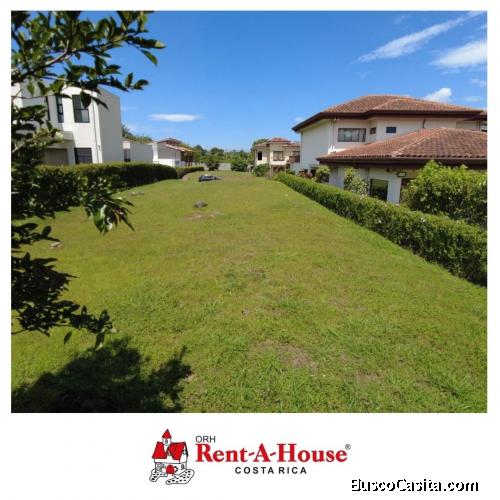 Lote Plano en Condominio Exclusivo en La Guácima – Construya la casa de sus sueños