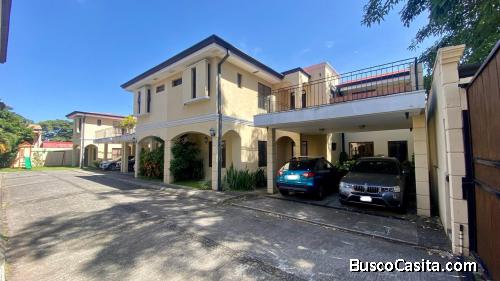 Privacidad y Estilo: Casa en Condominio Boutique de solo 6 Unidades