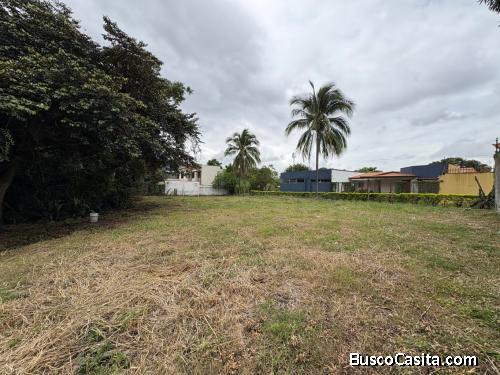 Oportunidad de Inversión: Lote 95% Plano con Ubicación Premium en Santa Ana