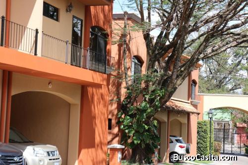 Venta de Confortable Casa en Brasil de Mora  Mls. 23-906 OFC JB