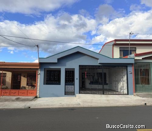 Hermosa casa en venta en zona de alta plusvalía