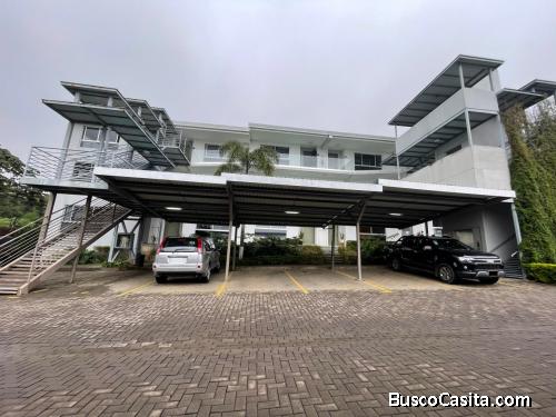 Vistas Espectaculares y Clima de Montaña: Su Refugio Privado en el Oeste