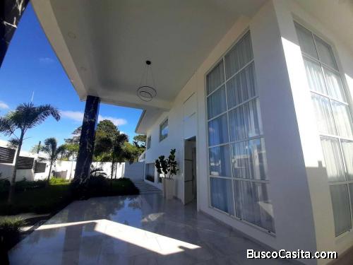 Venta de Impecable Casa a Estrenar en Escazú  Mls. 26-175 OFC JB