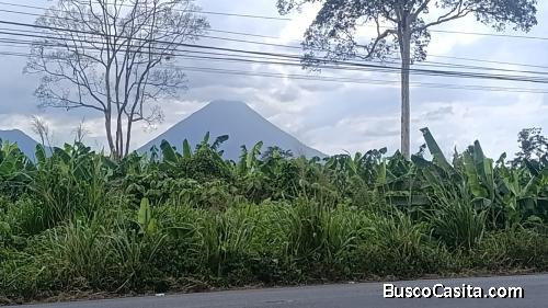 SE VENDE BELLA PROPIEDAD EN LA FORTUNA DE SAN CARLOS. 