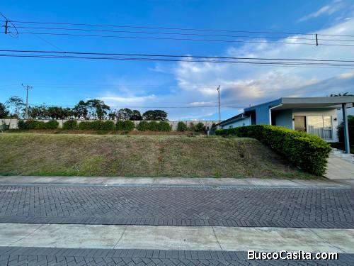 BELLA PROPIEDAD EN CONDOMINIO ALTA VISTA, GRECIA.