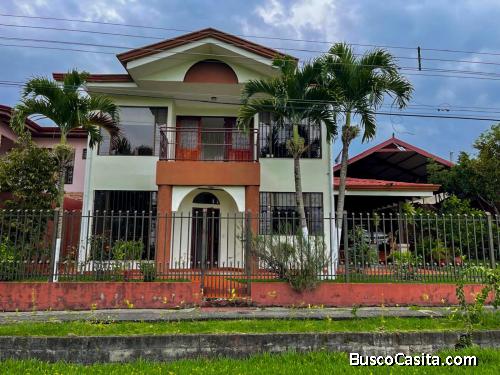 SE VENDE BELLA PROPIEDAD Y CASA EN NARANJO, ALAJUELA. 