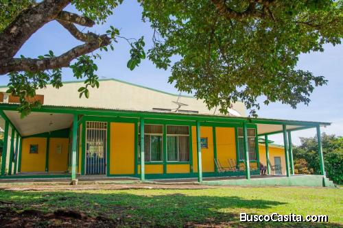 BELLÍSIMA CASA DE PLAYA EN BAJAMAR, GARABITO, PUNTARENAS. 