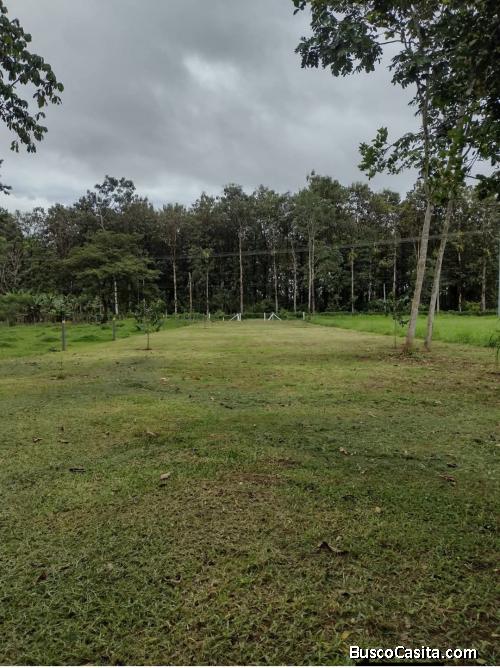 BELLÍSIMA PROPIEDAD EN LA FORTUNA DE SAN CARLOS. 