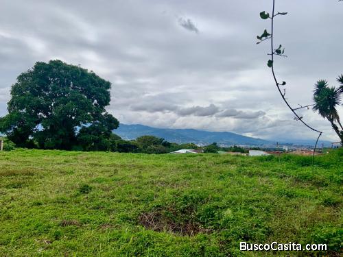 DE OPORTUNIDAD BELLA PROPIEDAD EN HEREDIA. 