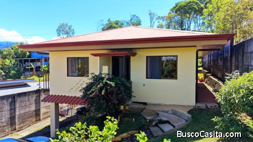 CASA MODERNA CON VISTAS PANORAMICAS Y SEGURIDAD EN LA BONITA DE RIVAS