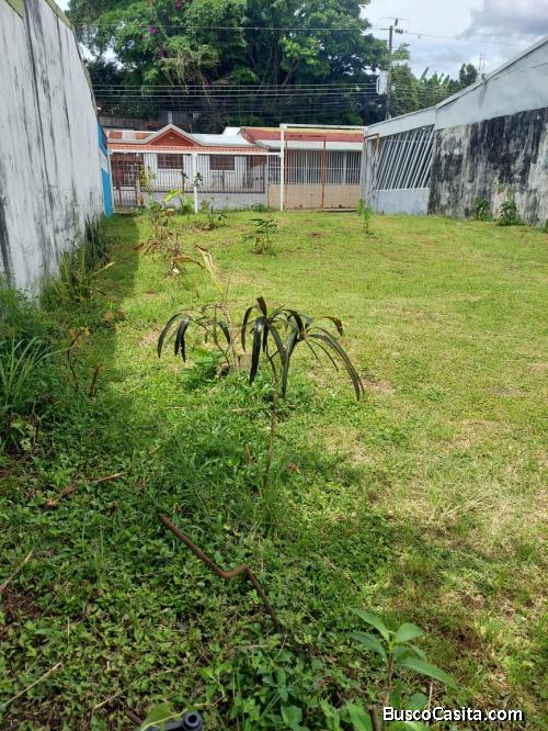 VENDO LOTE EN BARVA CENTRO