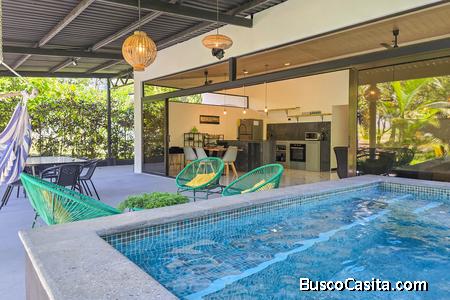 SE VENDE CASA AMUEBLADA CON PISCINA EN ZONA EXCLUSIVA DE UVITA