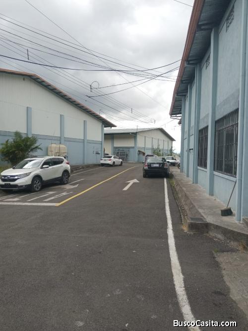 SE VENDE PROPIEDAD CON BODEGAS EN ASERRÍ, SAN JOSÉ. 