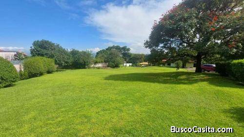 Venta de Maravilloso Lote de Terreno en Santa Ana  Mls. 26-907 OFC JB
