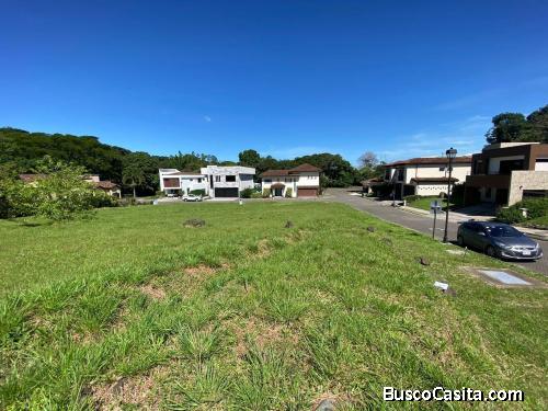 Venta de Magnifico Lote de Terreno en Brasil, Santa Ana  Mls. 25-95 OFC JB