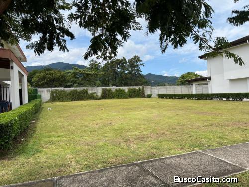 Venta de Maravilloso Lote de Terreno en Santa Ana  Mls. 26-703 OFC JB