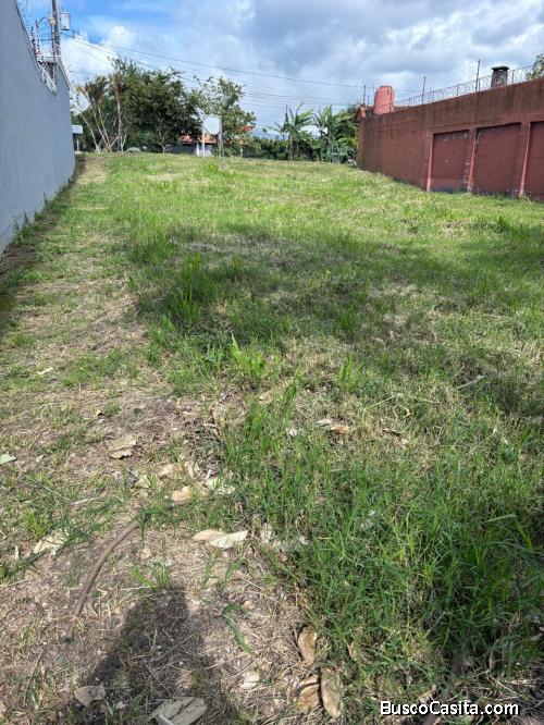 SE VENDE BELLA PROPIEDAD EN SANTO DOMINGO DE HEREDIA.